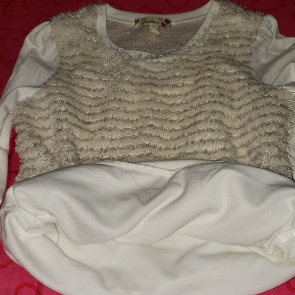 Super Cute & Soft Girl's Top - Picture 4 of 6